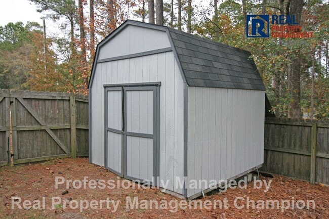 Building Photo - 3 BD/2 BA Home w/Split Bedrooms, Bonus Room, Fenced Yard & Attached Garage