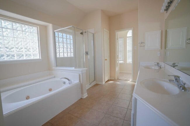 Building Photo - 21010 Silver Rawls Ln