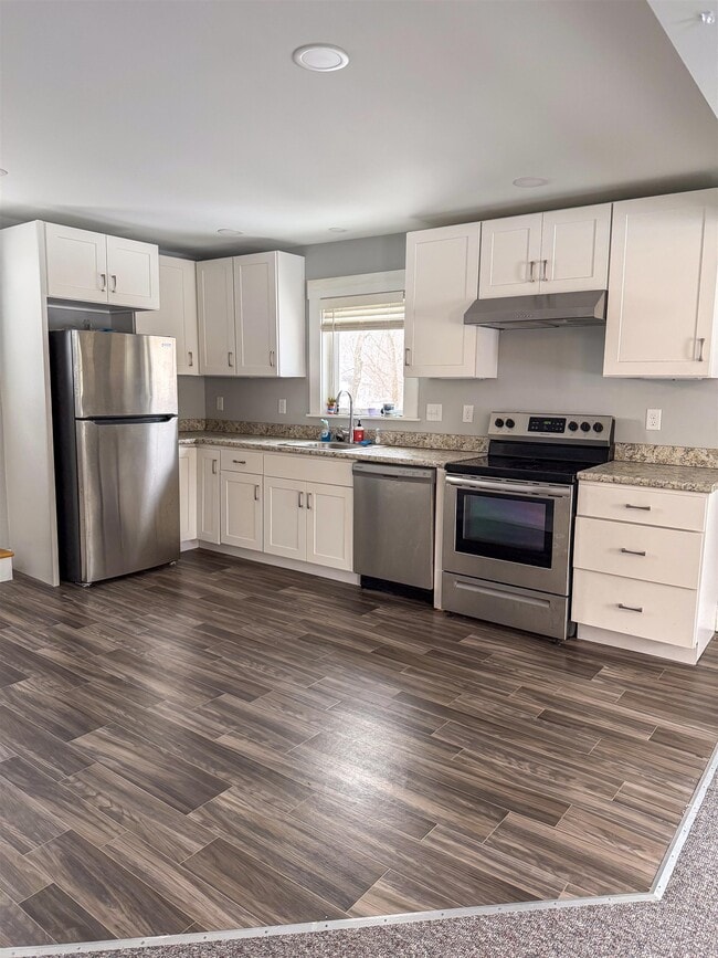 Building Photo - 24 Hill St