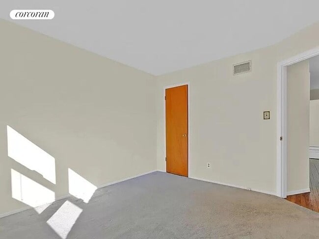 Building Photo - 175-32 Devonshire Rd