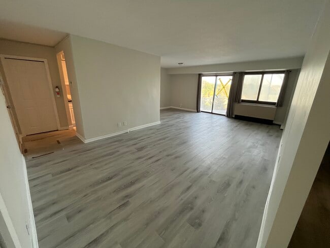 Building Photo - 150 Overlook Ave