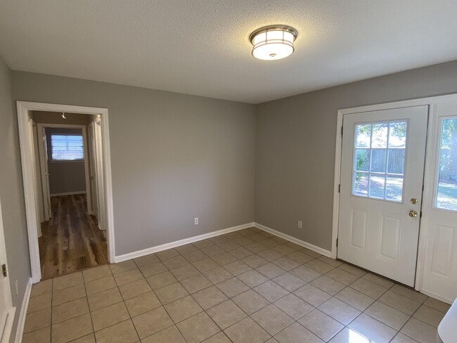 Building Photo - 23 Port Royal Dr