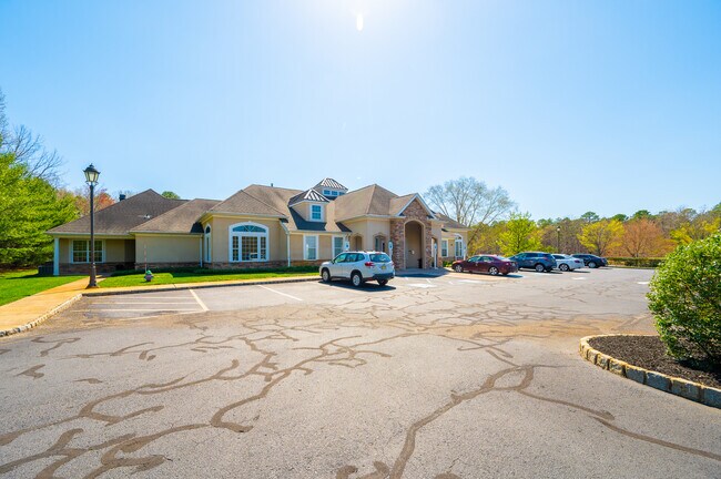 Building Photo - 630 Sophee Ln