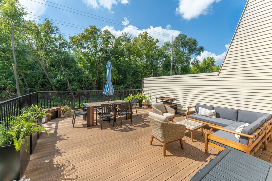 Building Photo - 6339 Saint Croix Trl N