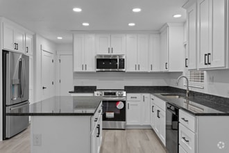 Building Photo - 190 E 400 N