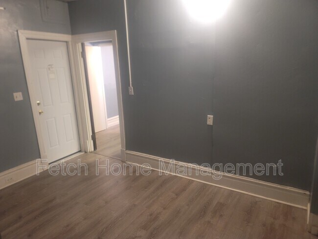 Building Photo - 19 S 19th St