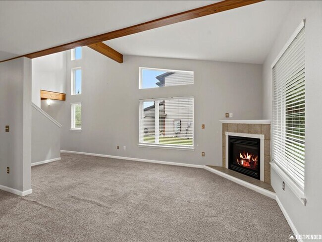 Building Photo - Timber Ridge Townhome