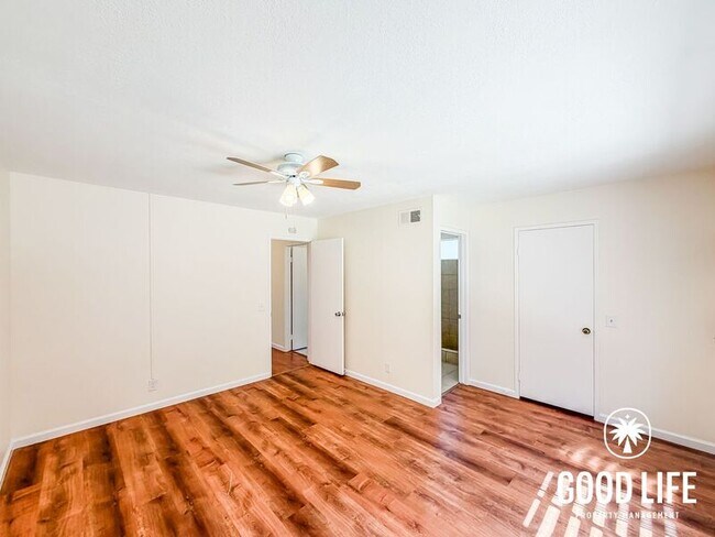 Building Photo - 6645 Amberly St