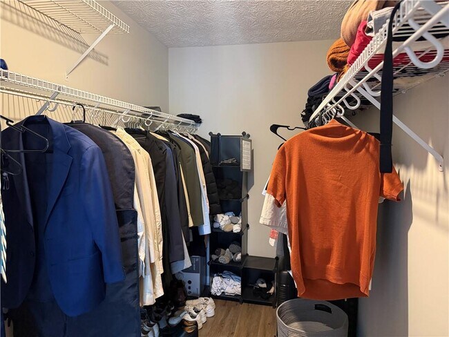 Building Photo - 934 Bay Ridge Dr