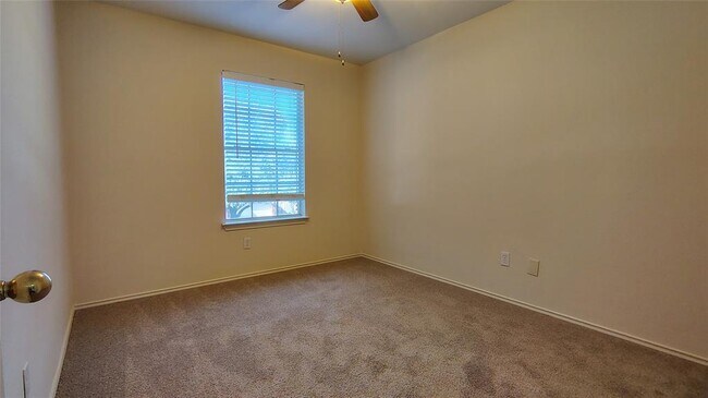 Building Photo - 2208 Ada Ln