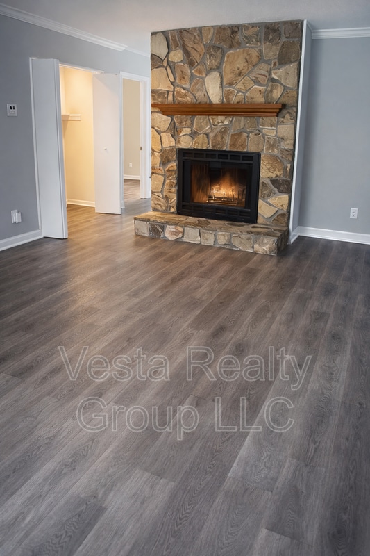 Building Photo - 5650 Waterford Ct