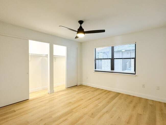 Building Photo - 720 Angelina Ln