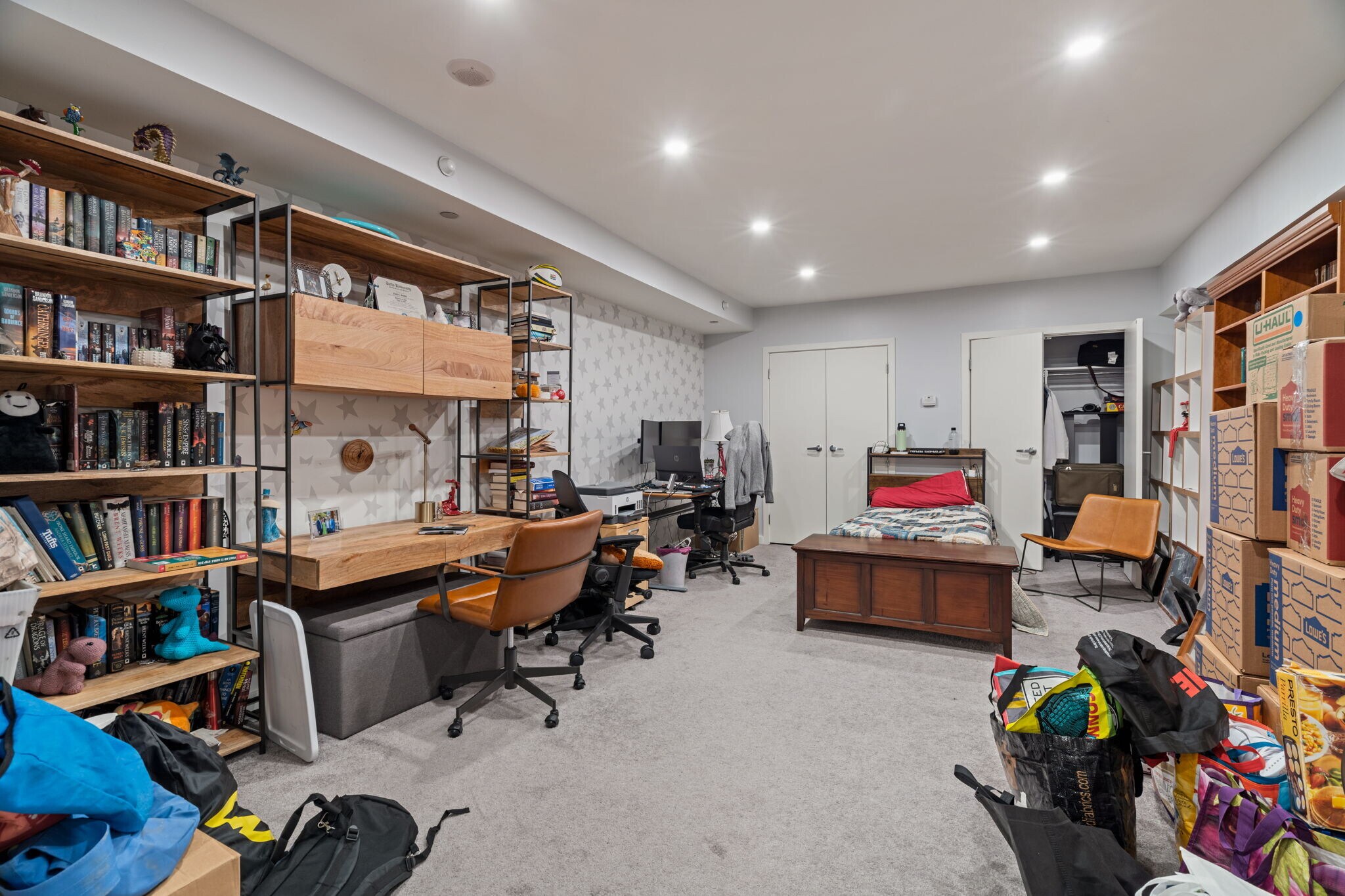 Building Photo - 225 S 18th St