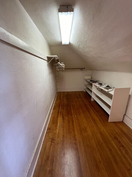 Walk-in closet Bedroom 2 - 1402 SE 32nd Ave