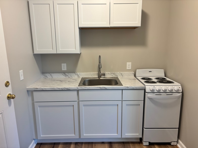 Building Photo - 215 N Bridge St