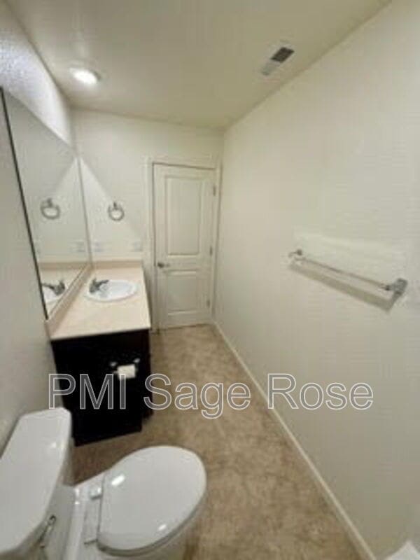 Building Photo - 8932 Coyote Blf Dr