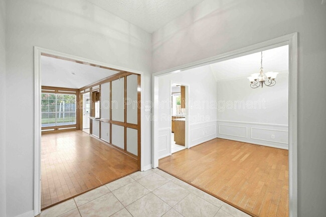 Building Photo - 15911 Moonrock Dr