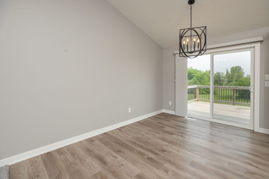 Building Photo - 699 Steenhoek Ln NE