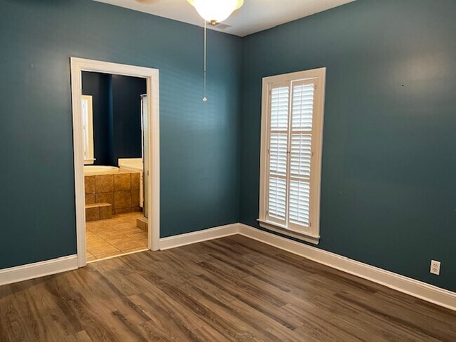 Building Photo - Bermuda Pointe