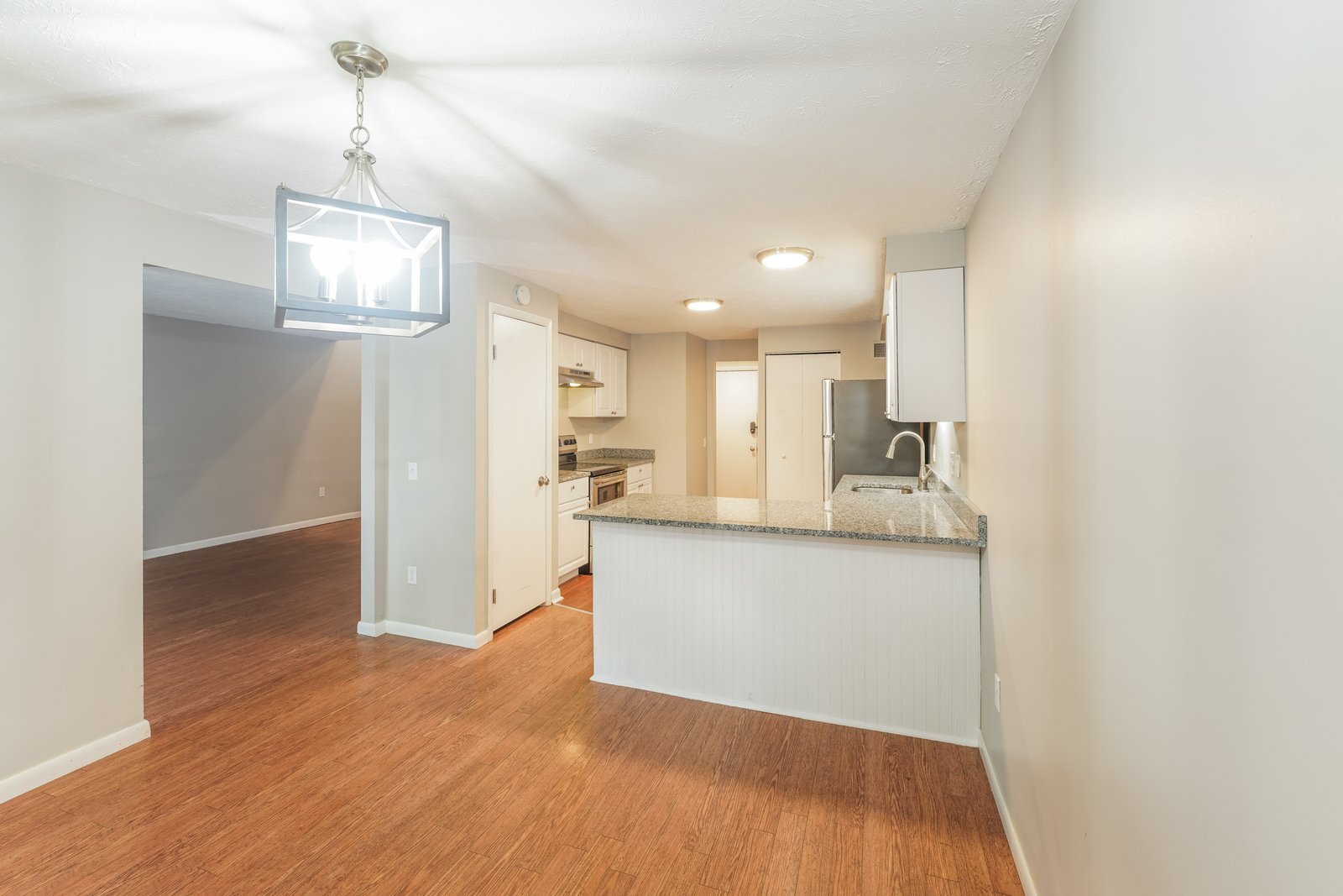 Building Photo - 30 Tilegate Glen