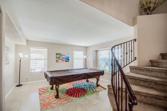 Building Photo - 4bd, 3ba on Arrowhead Golf Course!