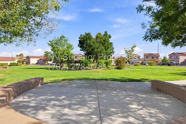 Building Photo - 8713 W Majestic Pine Ave