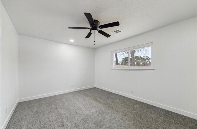 Building Photo - 1210 Burning Tree Rd