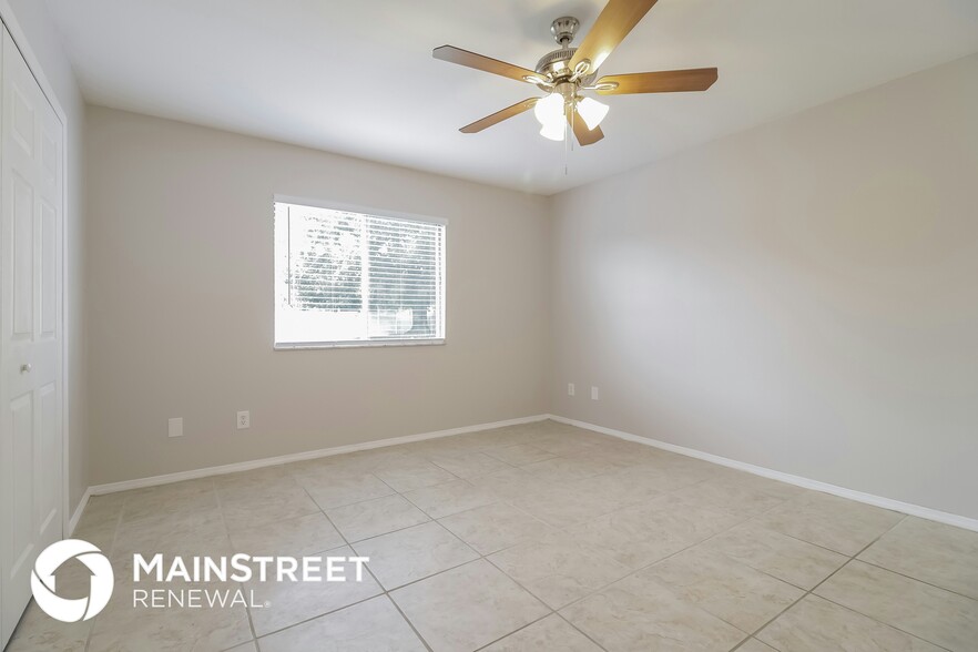Building Photo - 1523 Maplewood Cir