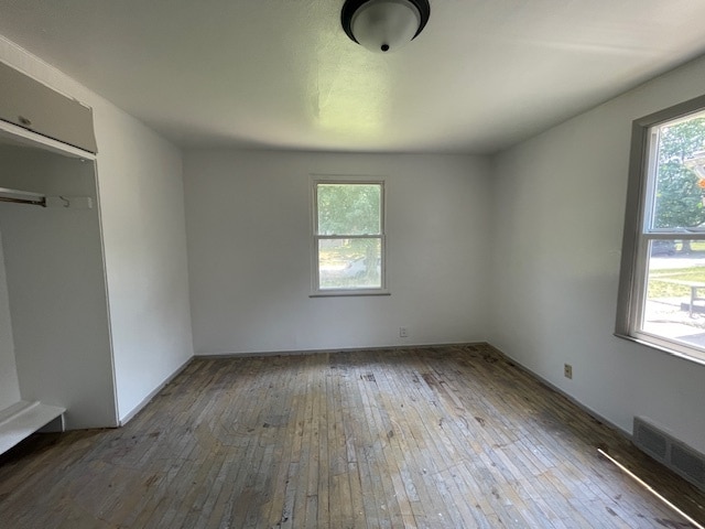 Building Photo - 2229 Parkview Pl