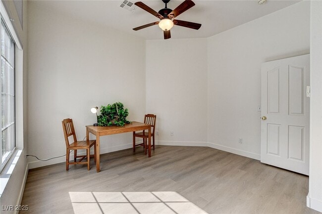 Building Photo - 9244 Pitching Wedge Dr