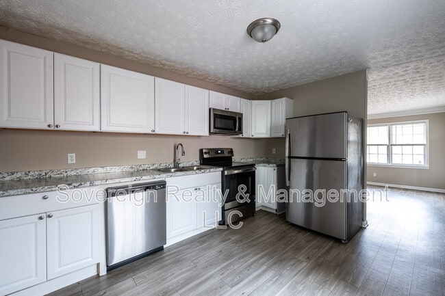 Building Photo - 467 Southern Way