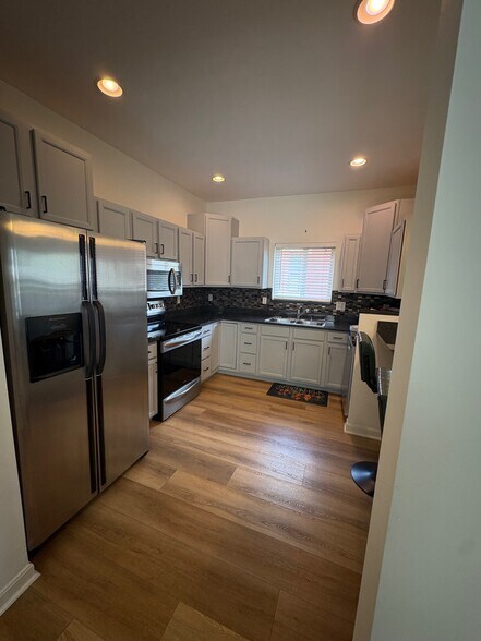 Kitchen - 4127 Ballard Ave