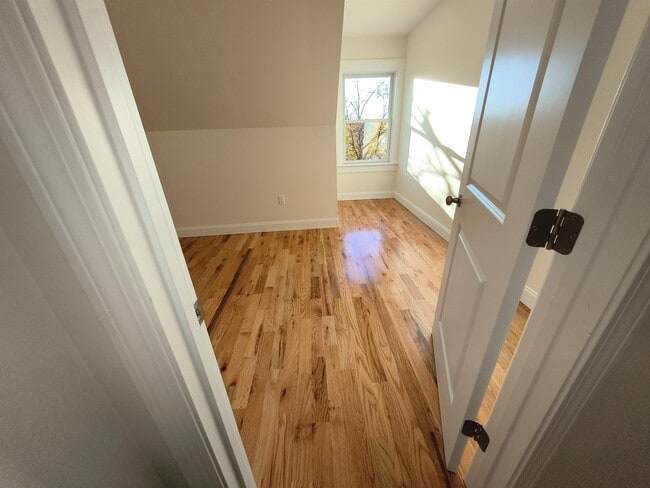 Building Photo - 386 Union Ave