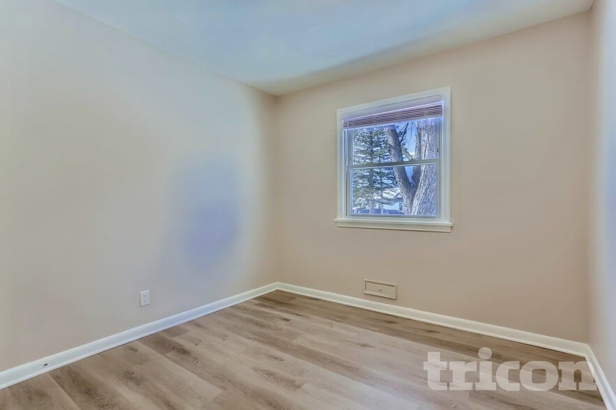 Building Photo - 7755 Eastwood Rd