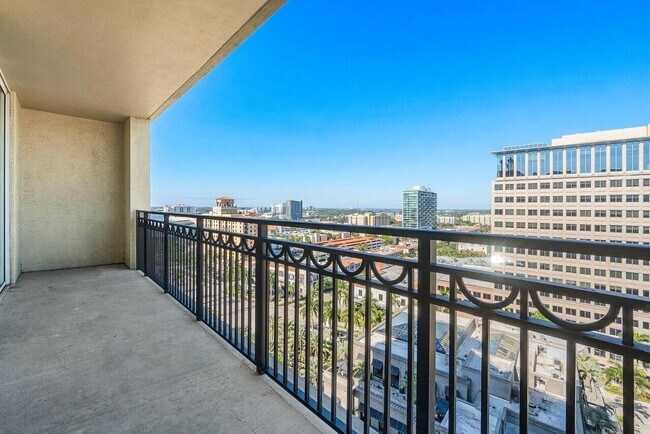 Building Photo - 550 Okeechobee Blvd
