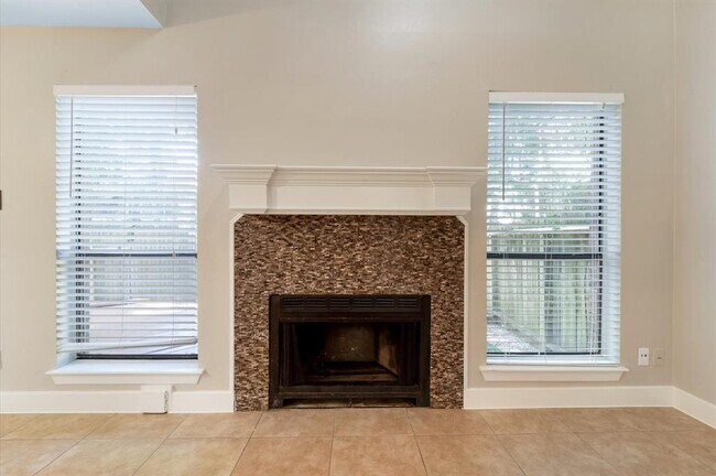 Building Photo - 30 Willowwood Cir