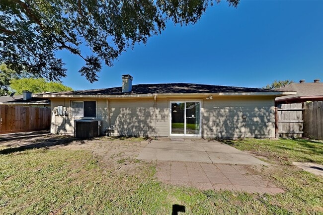 Building Photo - 1107 Valley Ranch Dr