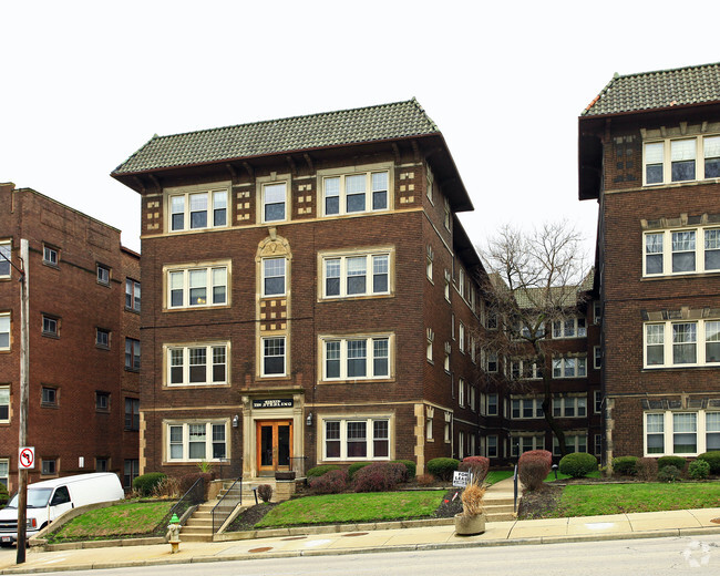 Primary Photo - The Sterling/Cedar Hill