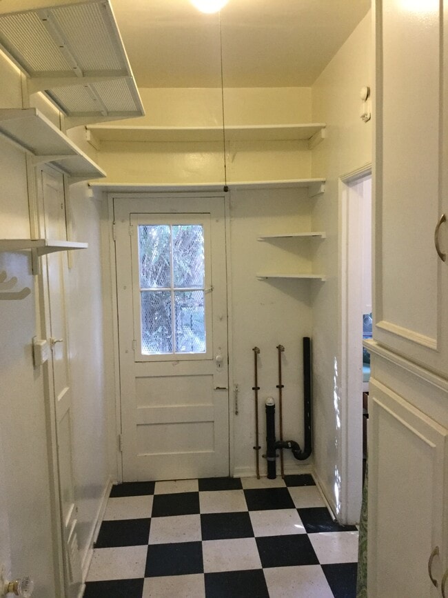 Laundry room - 8372 Blackburn Ave