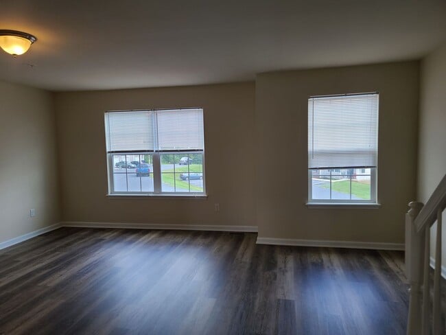 Building Photo - 3 Bedroom Townhome for Rent in Waynesboro