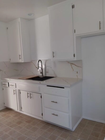 Building Photo - 2100 N Verdugo Rd