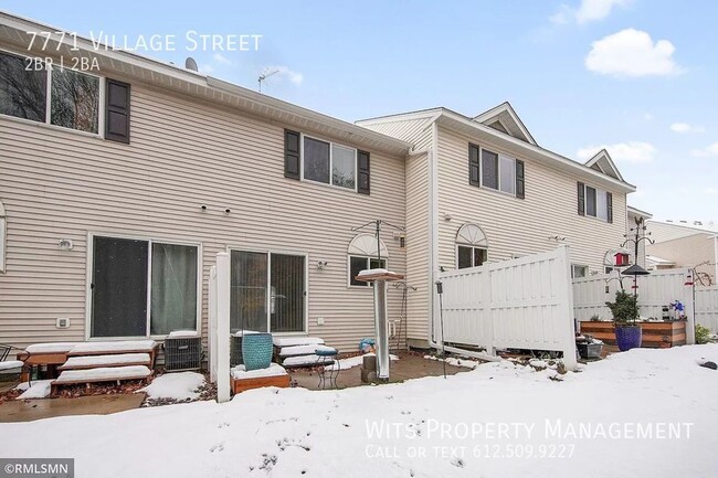 Building Photo - 2 Bedroom Townhouse in Chanhassen Overlook...