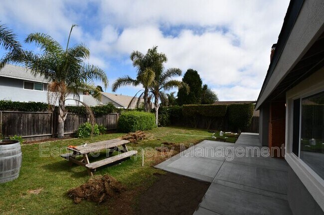 Building Photo - 3621 Miramar Way