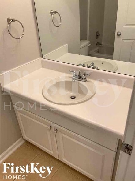 Building Photo - 1253 Waymar Ct SW