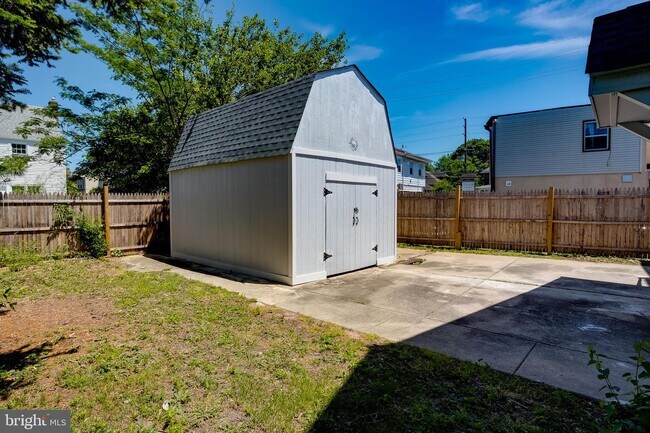 Building Photo - 1948 Lexington Ave