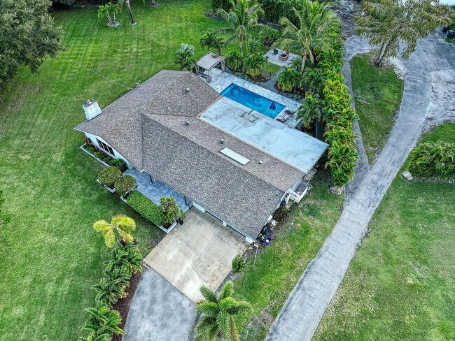 Building Photo - 10962 57th Pl S