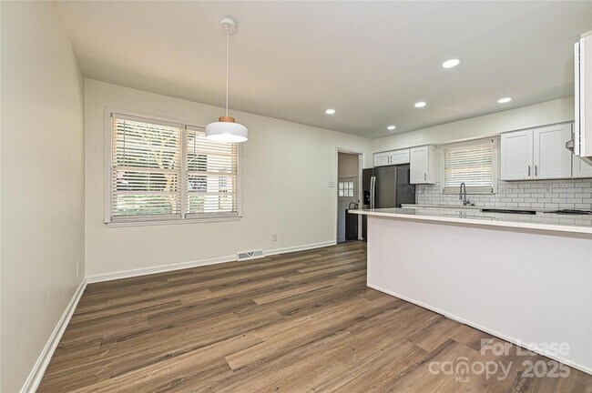 Building Photo - 5121 Farm Pond Ln