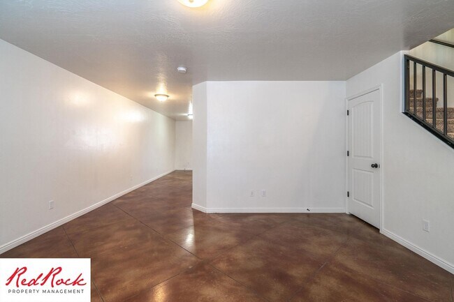 Building Photo - 2801 E 450 N