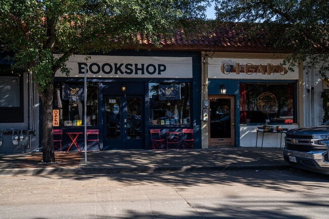 Building Photo - 600 Melba St