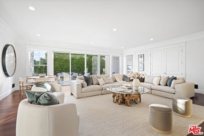 Building Photo - 7335 Birdview Ave